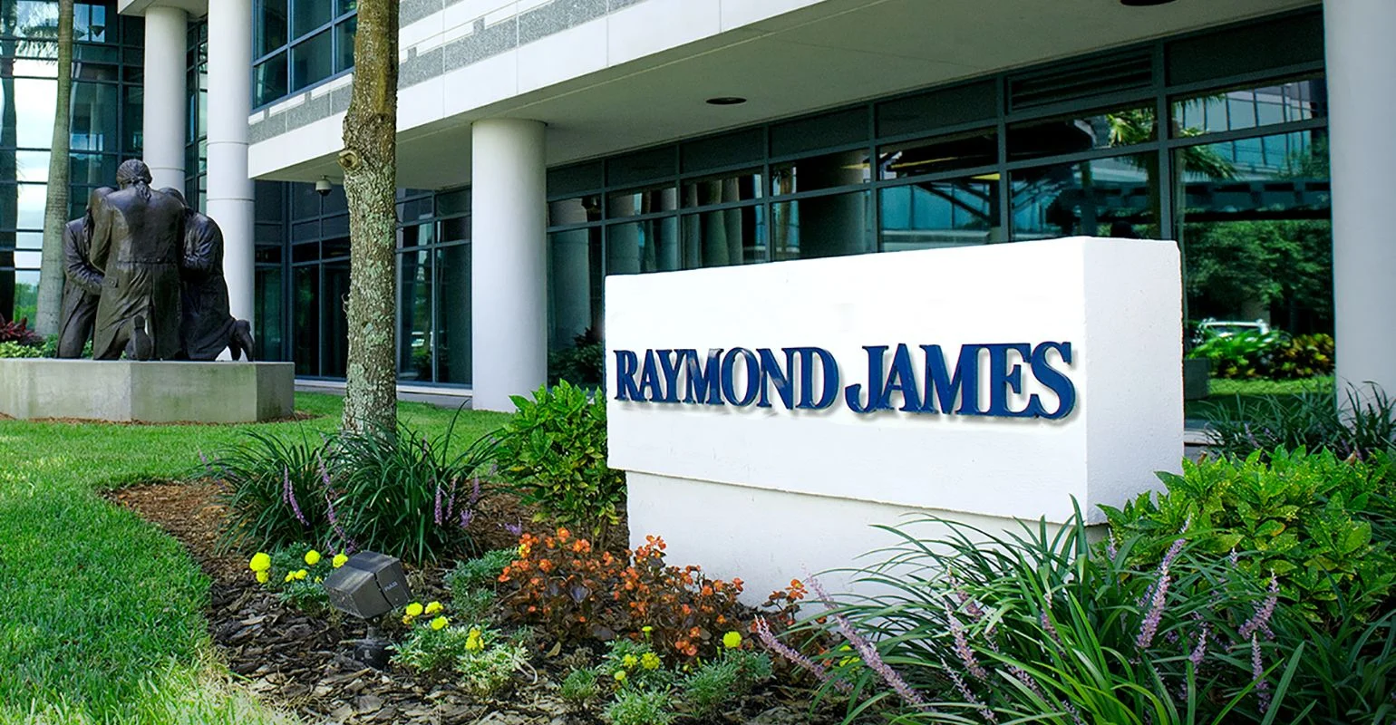 Raymond James Adds Two Advisory Teams With $1.75B in Combined Assets