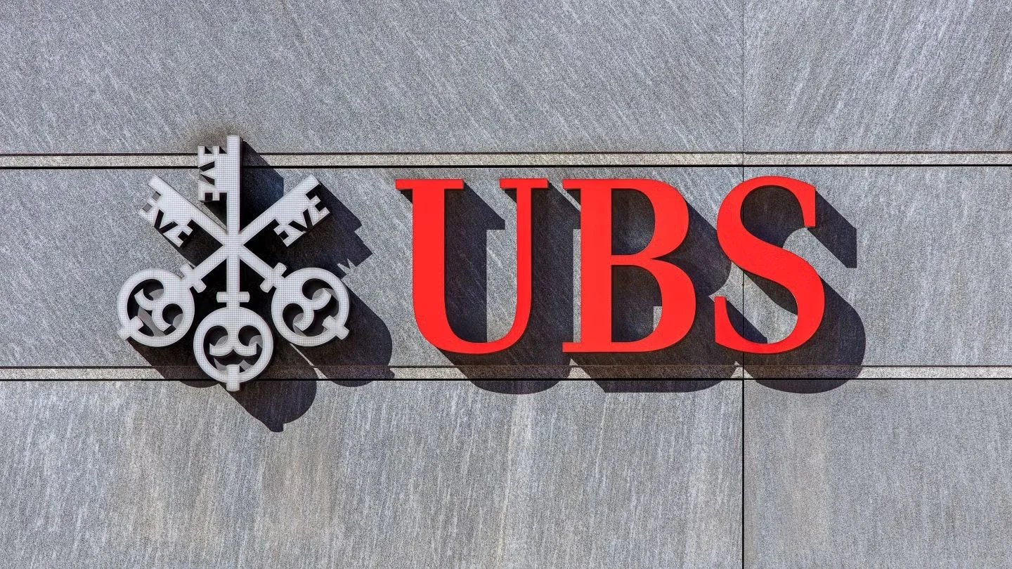 Foreign Banks Signal Interest in UBS Combination as Swiss Capital Rules Tighten