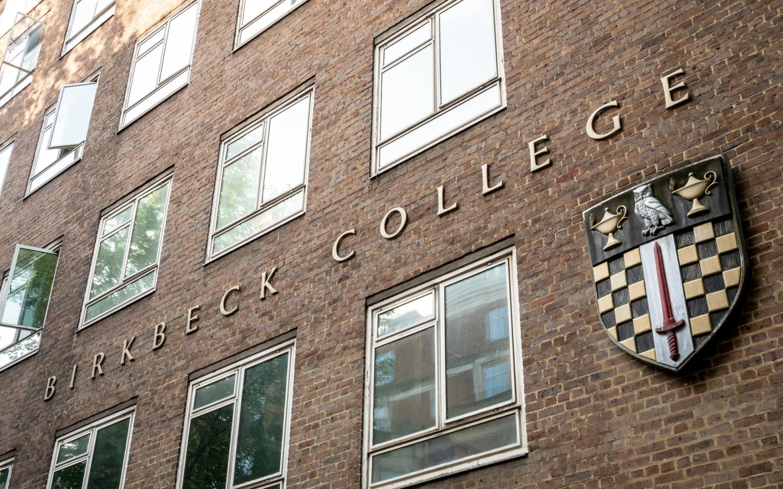 Klesch Collection founders fund art history and AI fellowship at Birkbeck